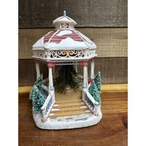 Avon Exclusive Holiday Splendor Lighted Fiber Optic Gazebo In Box